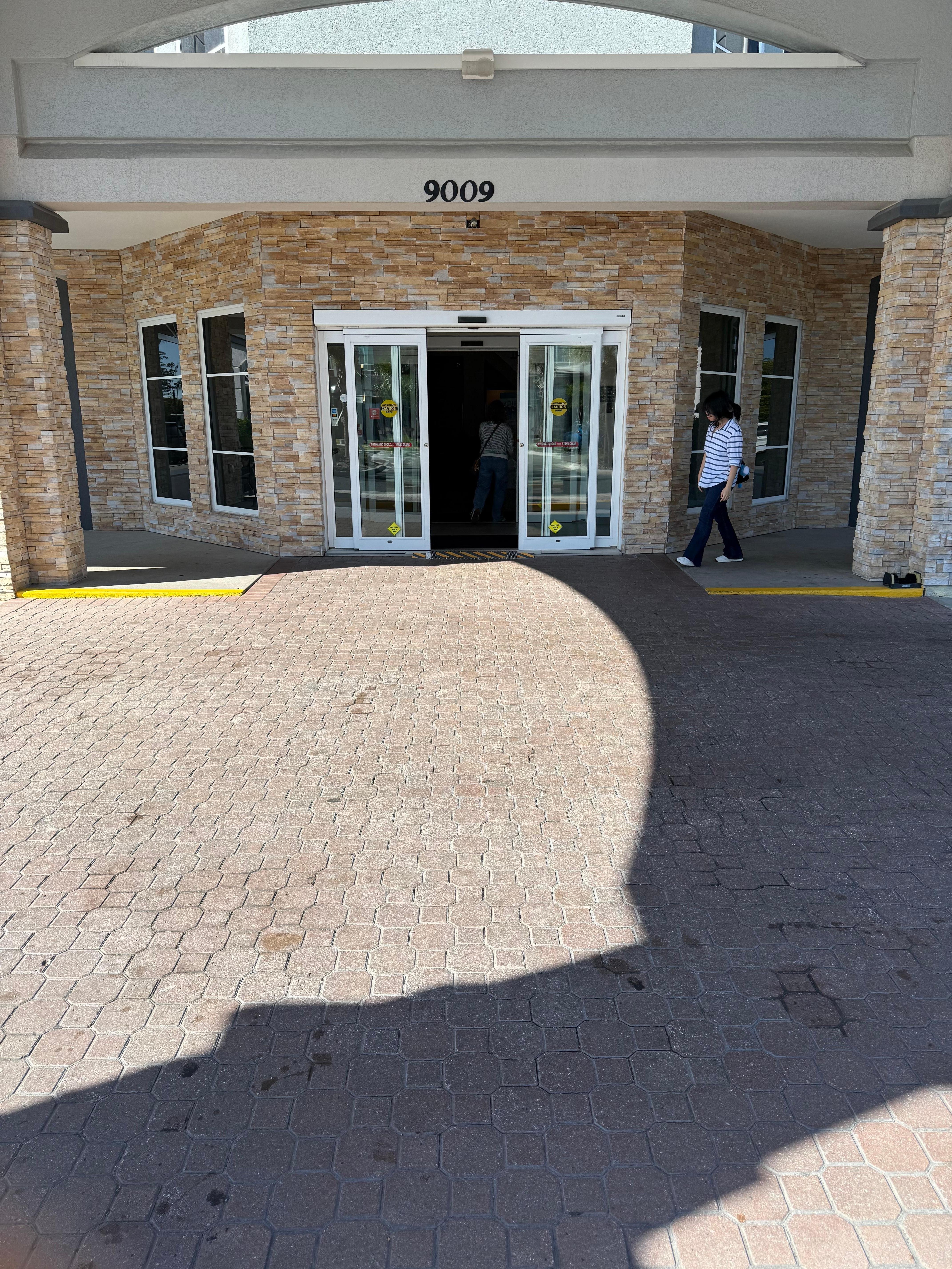 Clean and easy access to the hotel 