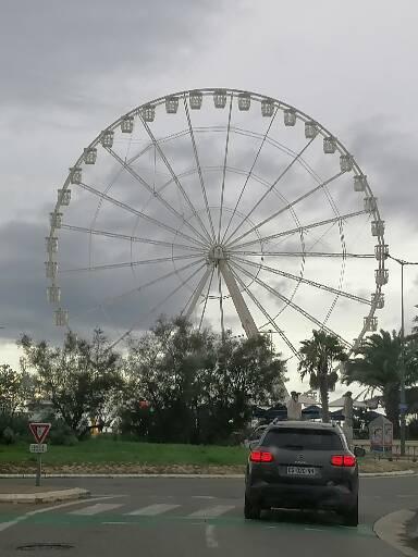 La grande roue (front de mer/corniche) 