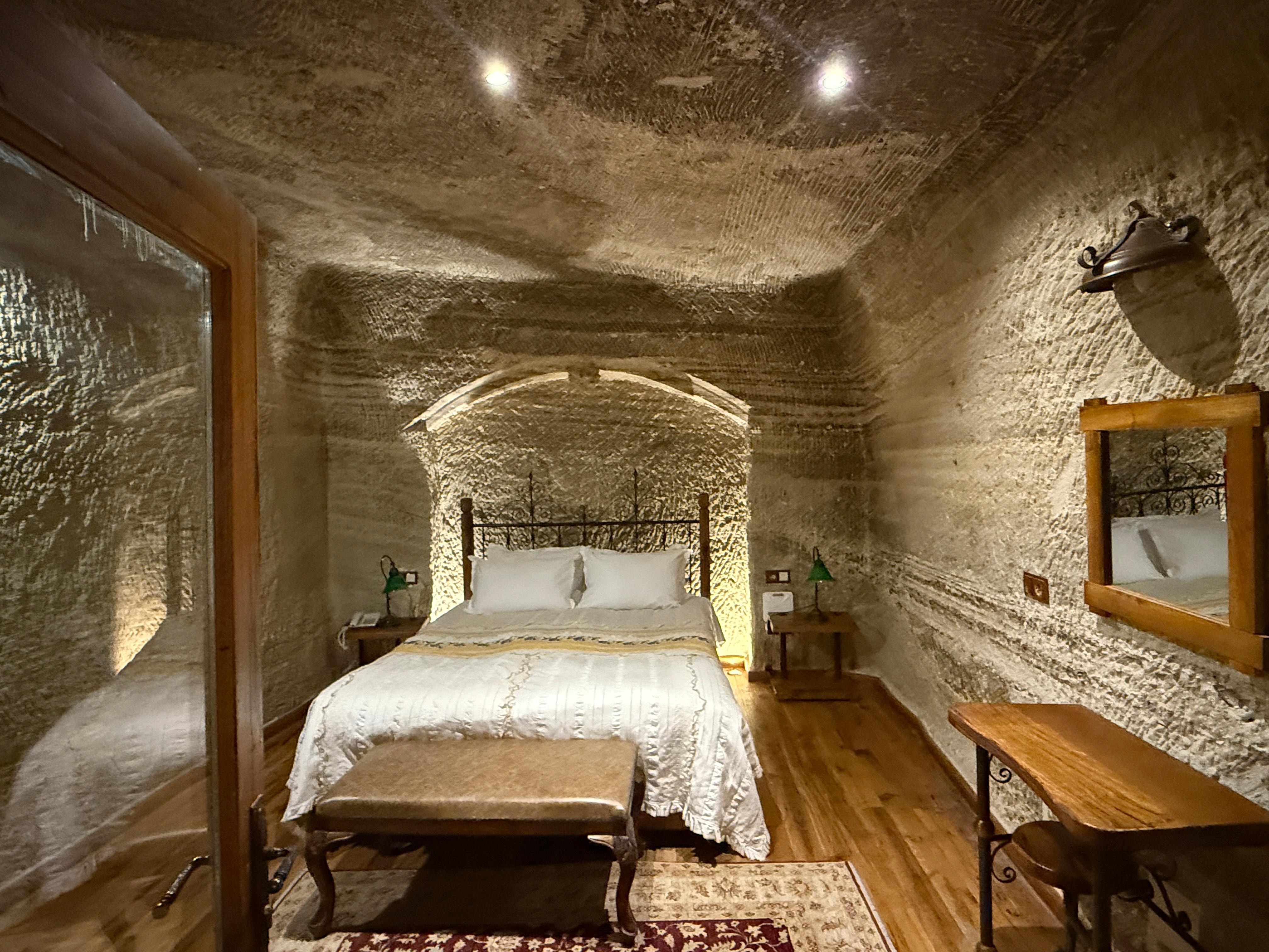 View into the bedroom 