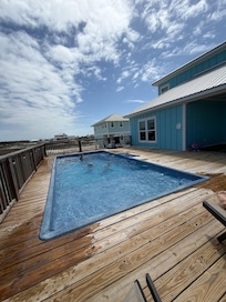 Perfect sized pool for playing and relaxing