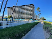 Southward View Along The Kā'anapali Beach Walkway