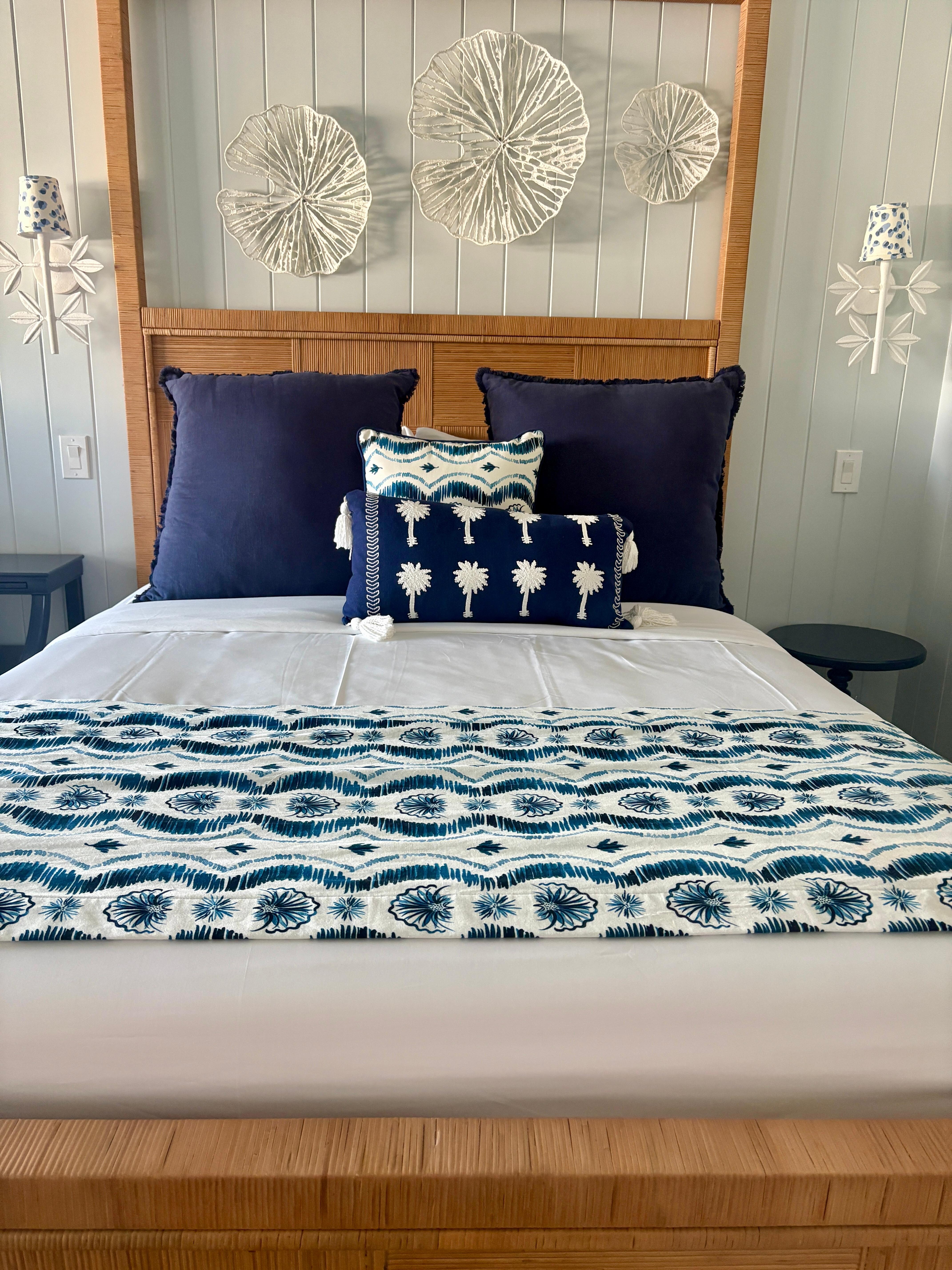 Classic and modern decor