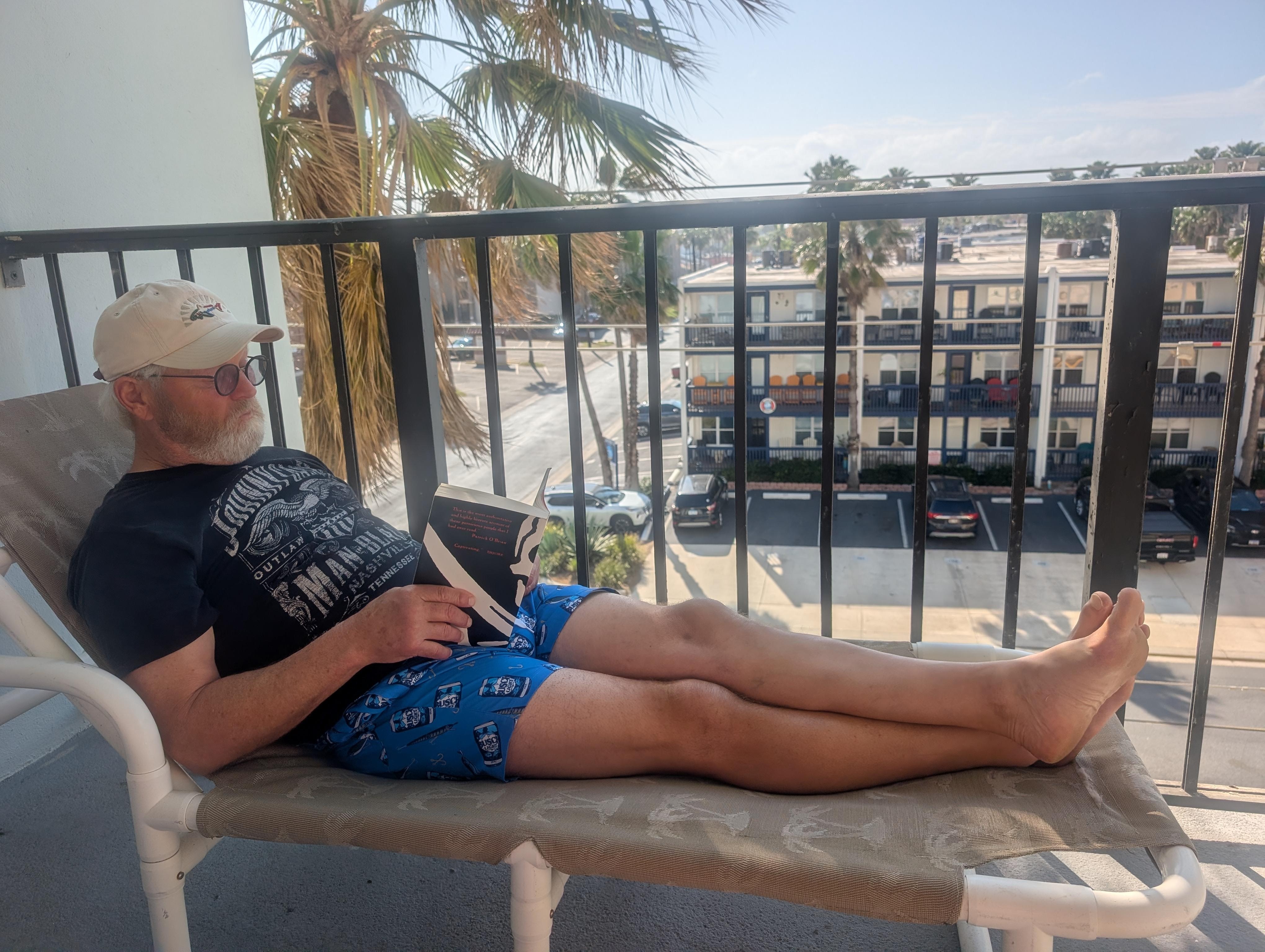 Quiet area. Pleasant people. 