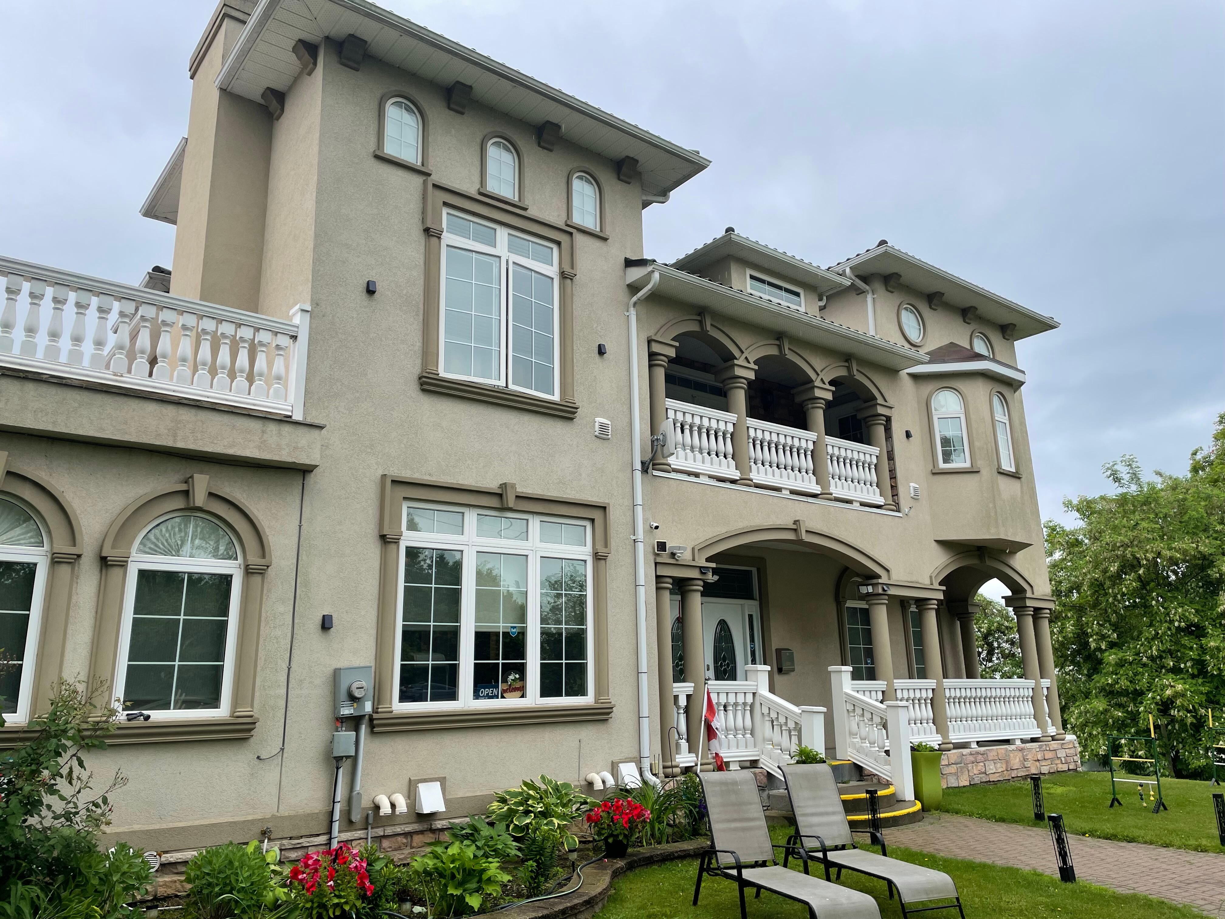 Front of Riverview B&B
