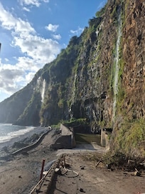 Wasserfälle in Madalena do Mar