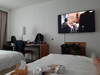 Grosse Zimmer mit 2 Doppelbetten.