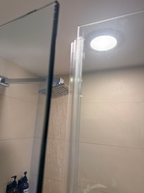 Shower door won’t close