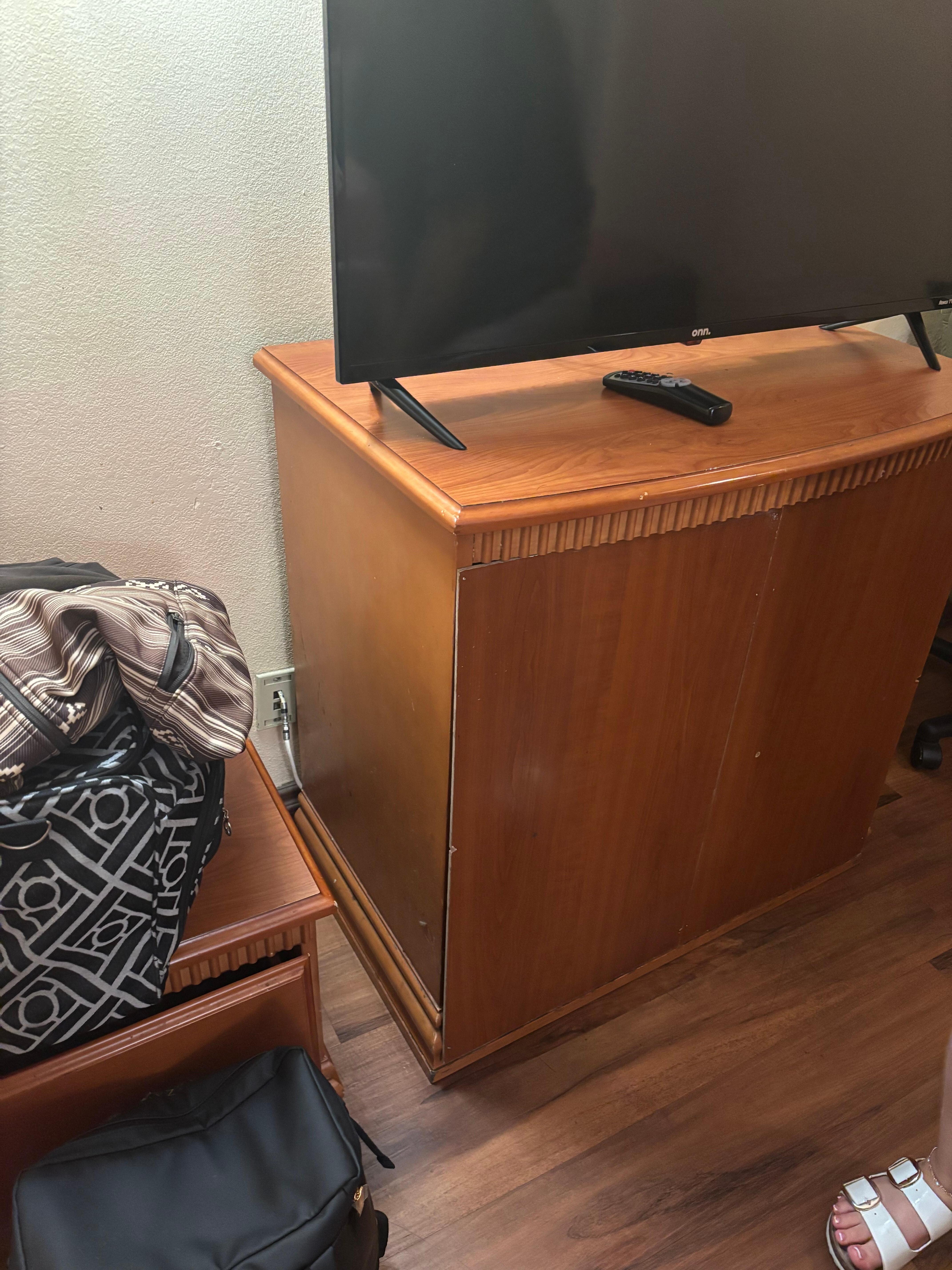 Turned around drawer due to it being broken on the other side or not even having the drawers to put in it