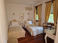 Room 105 additional twin beds