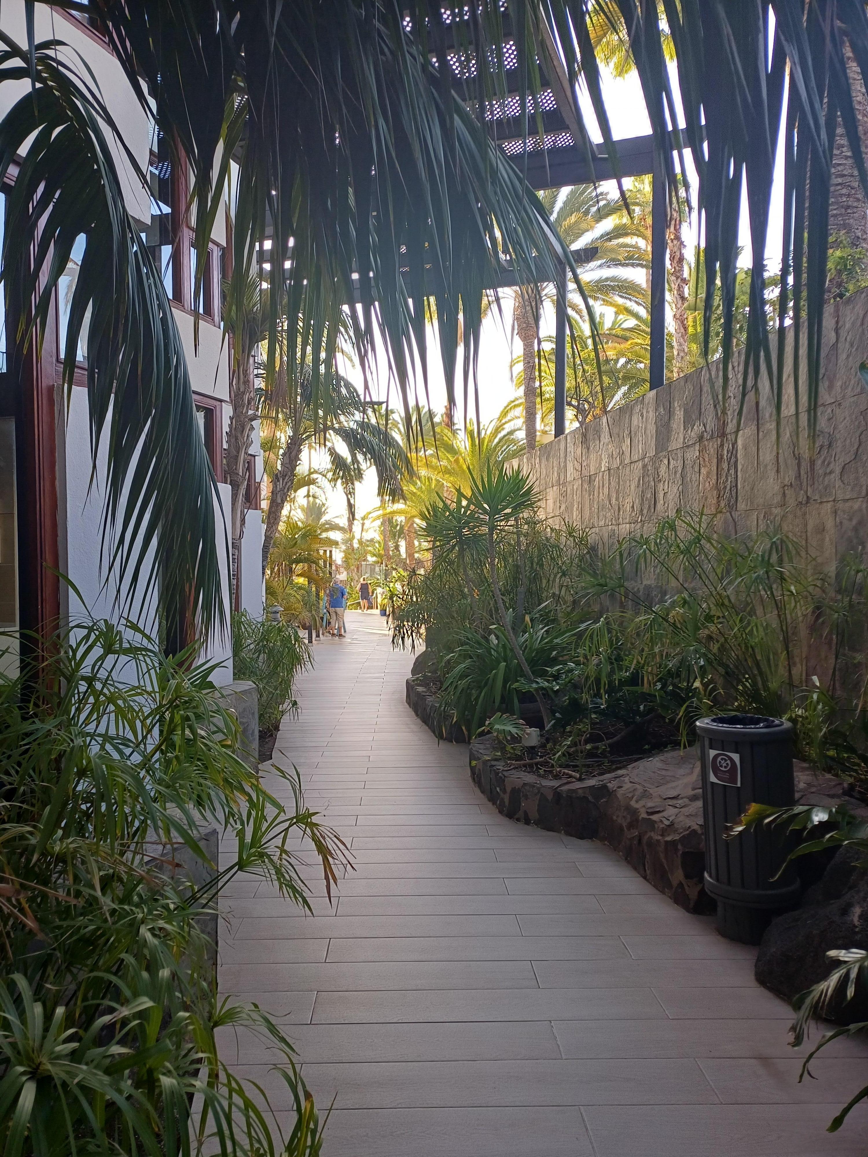 Vei mot spisesal og basseng