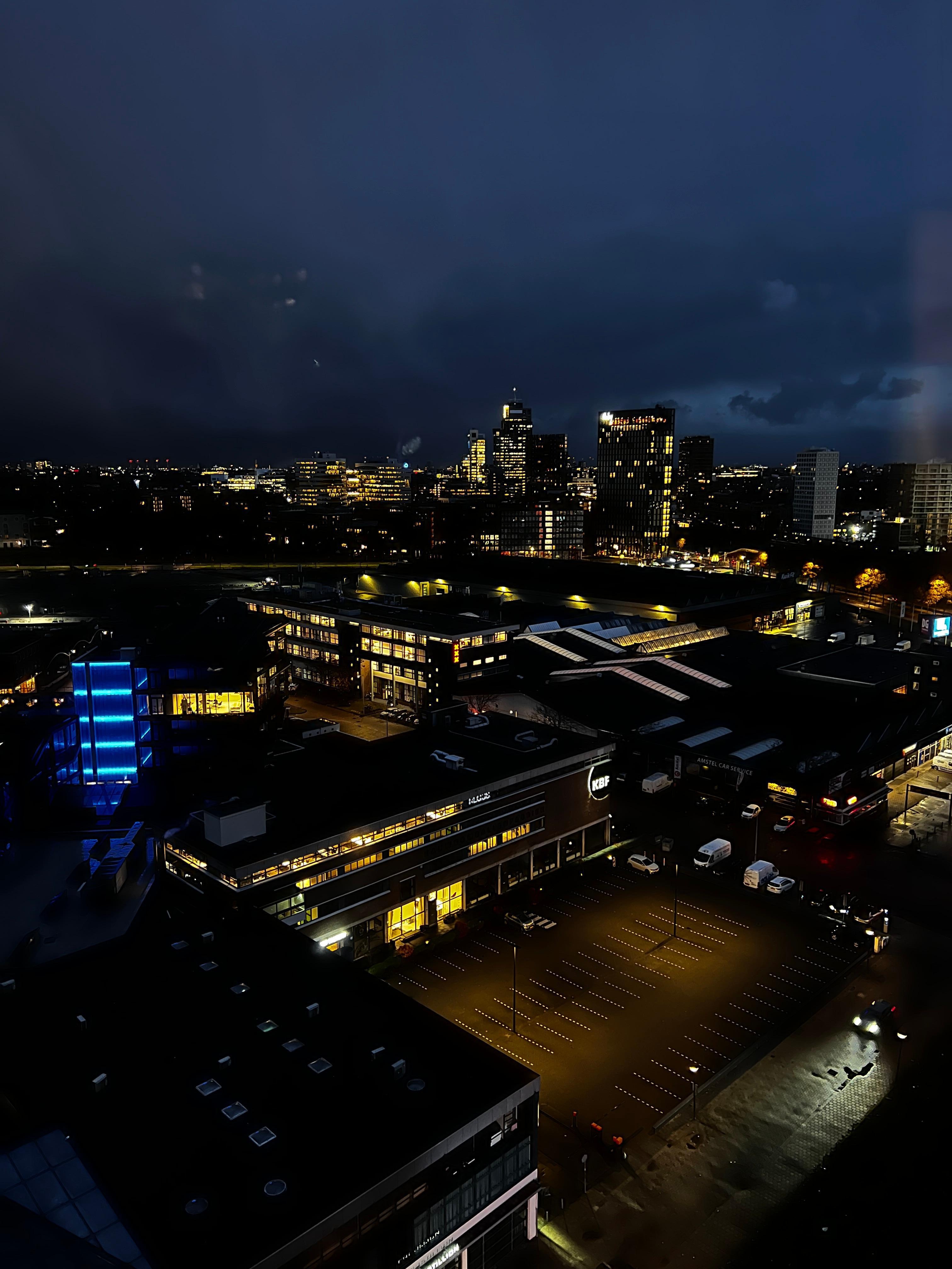 Flott utsikt fra fitness rommet i 19. etasje. Lite minus var at det kun var 1 tredemølle. 