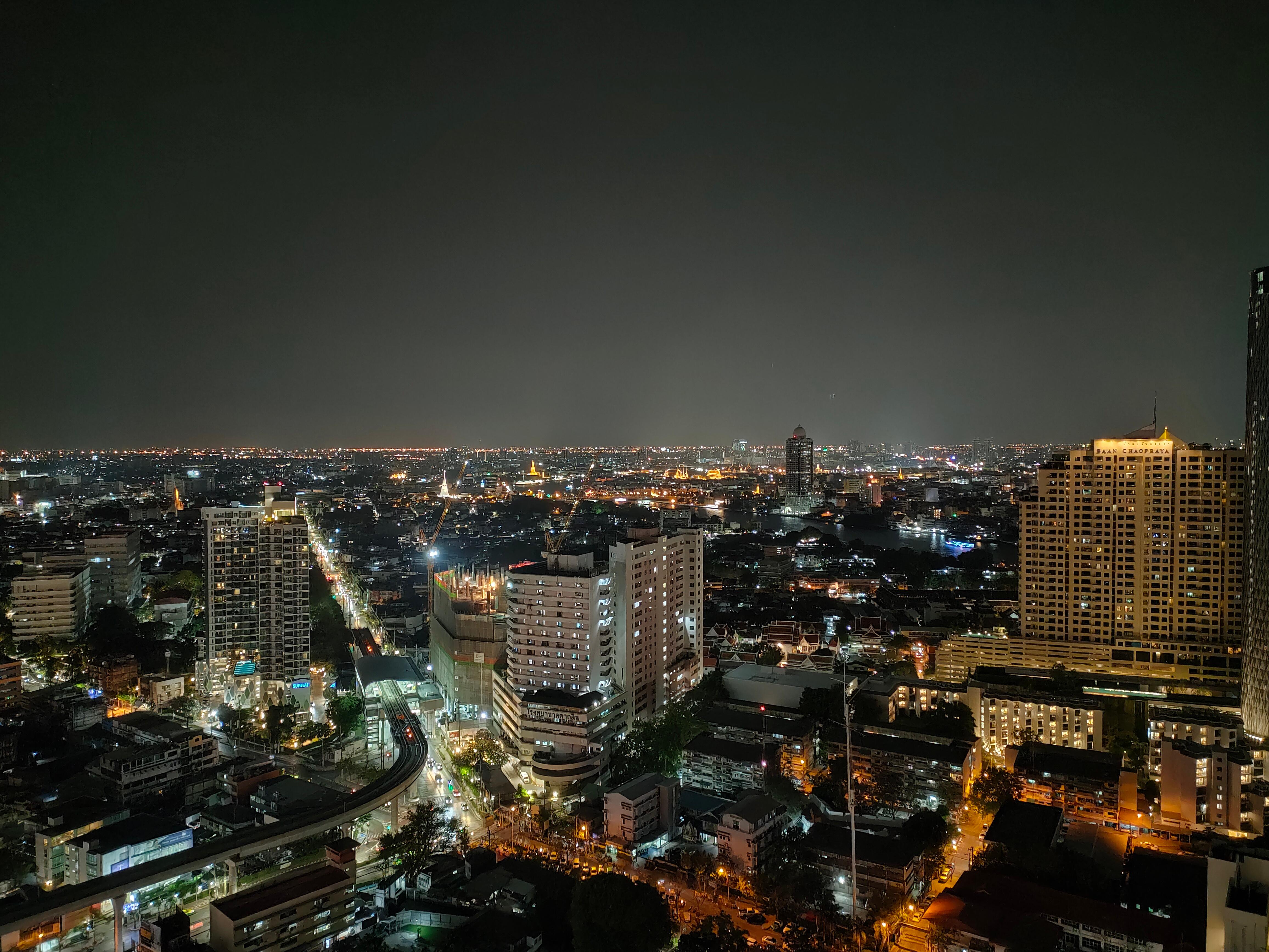 ラウンジからの夜景