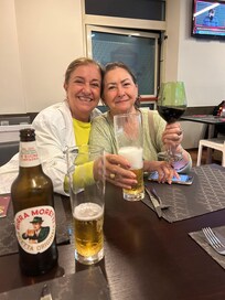 Nós tomando cerveja caseira na festa medieval