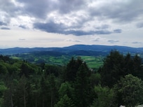 Vue depuis le donjon du château de la corne d'Urfé.