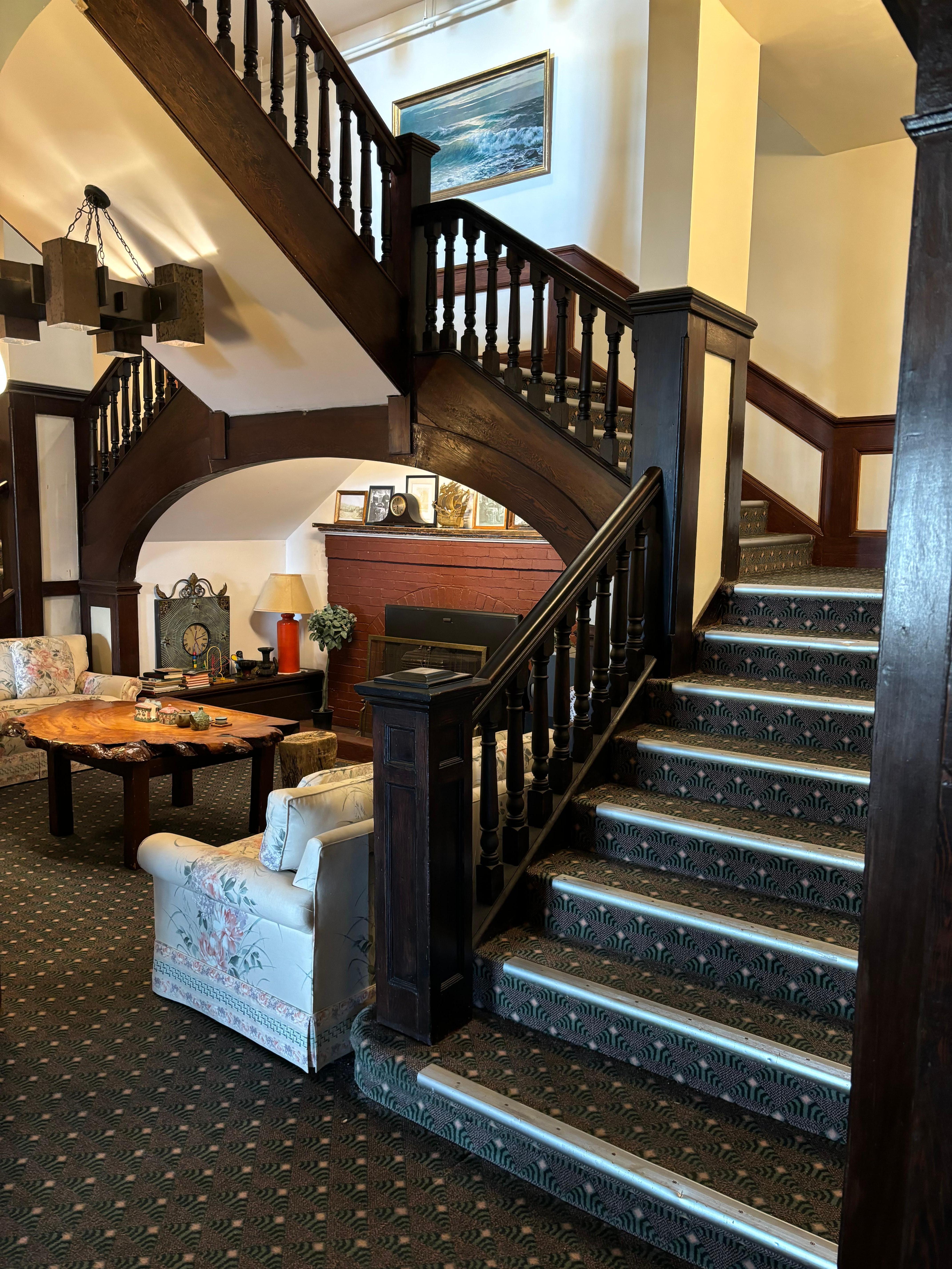 Stairs from lobby to room