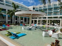 Many lounge options.