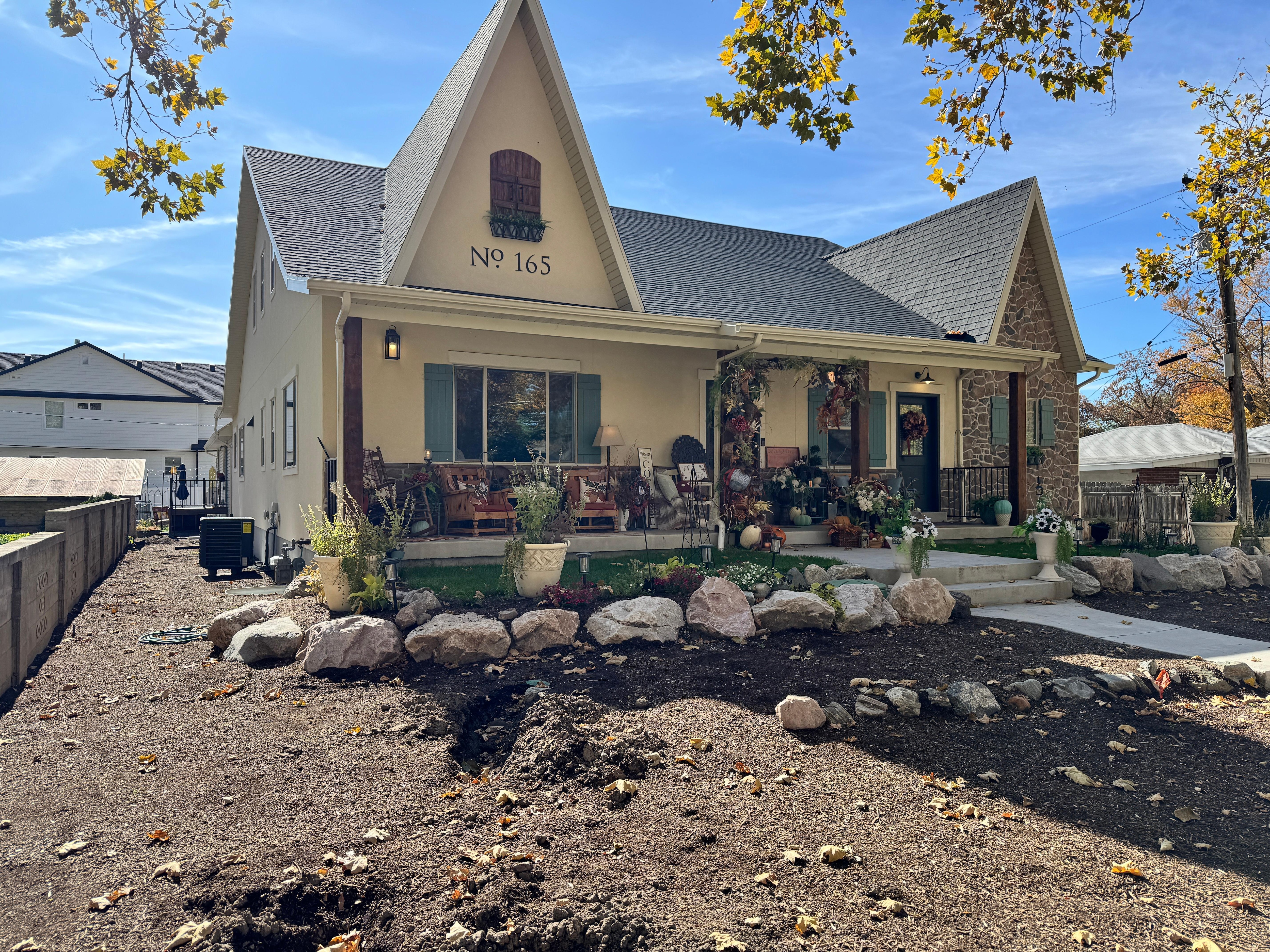 Front of the main house 