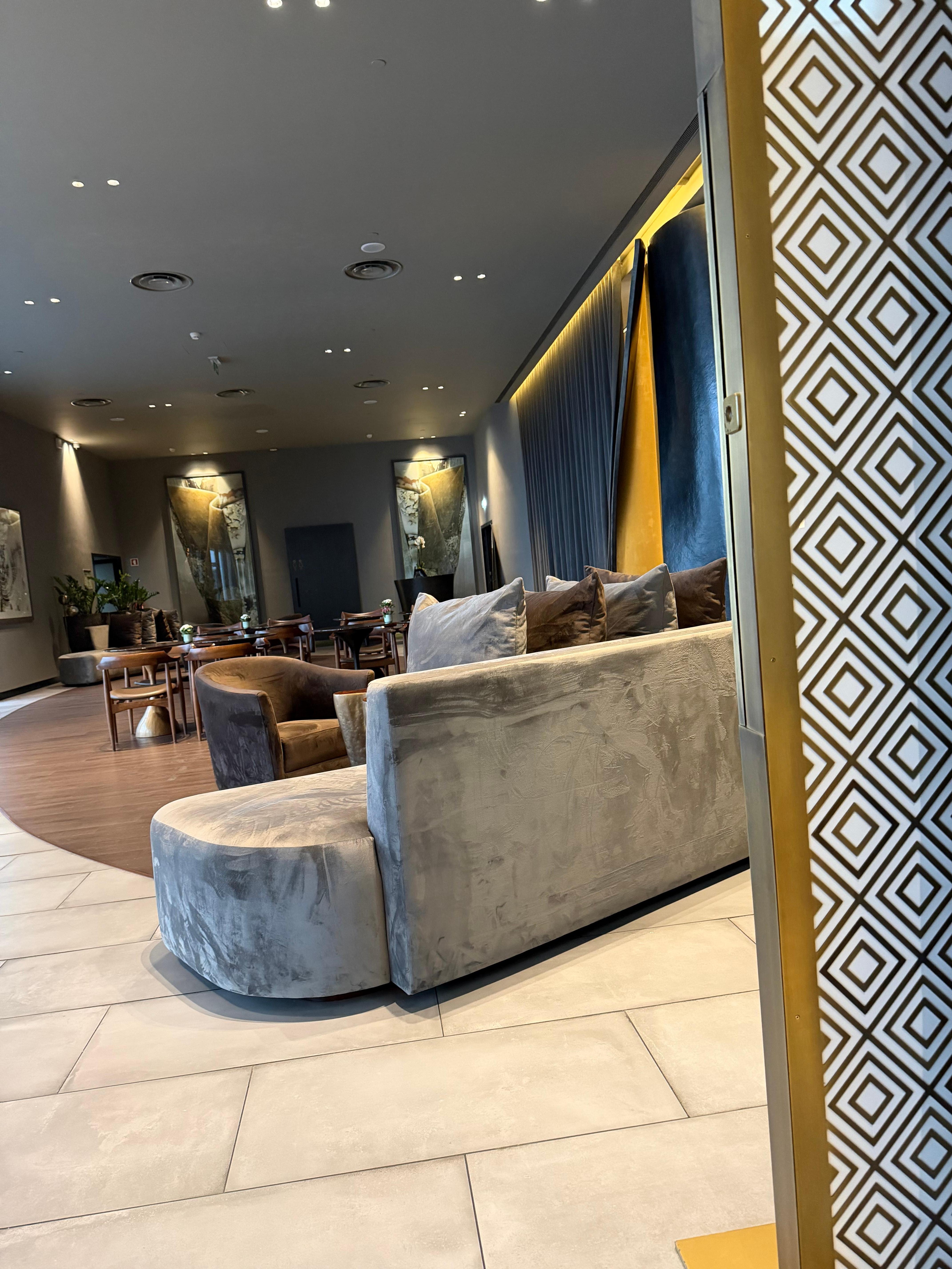 The area to relax near the bar patio