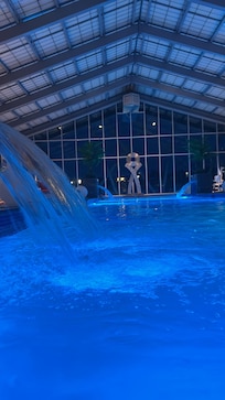 Pool was clean and the bar had amazing drinks.