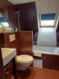 Salle de bain, chambre 64