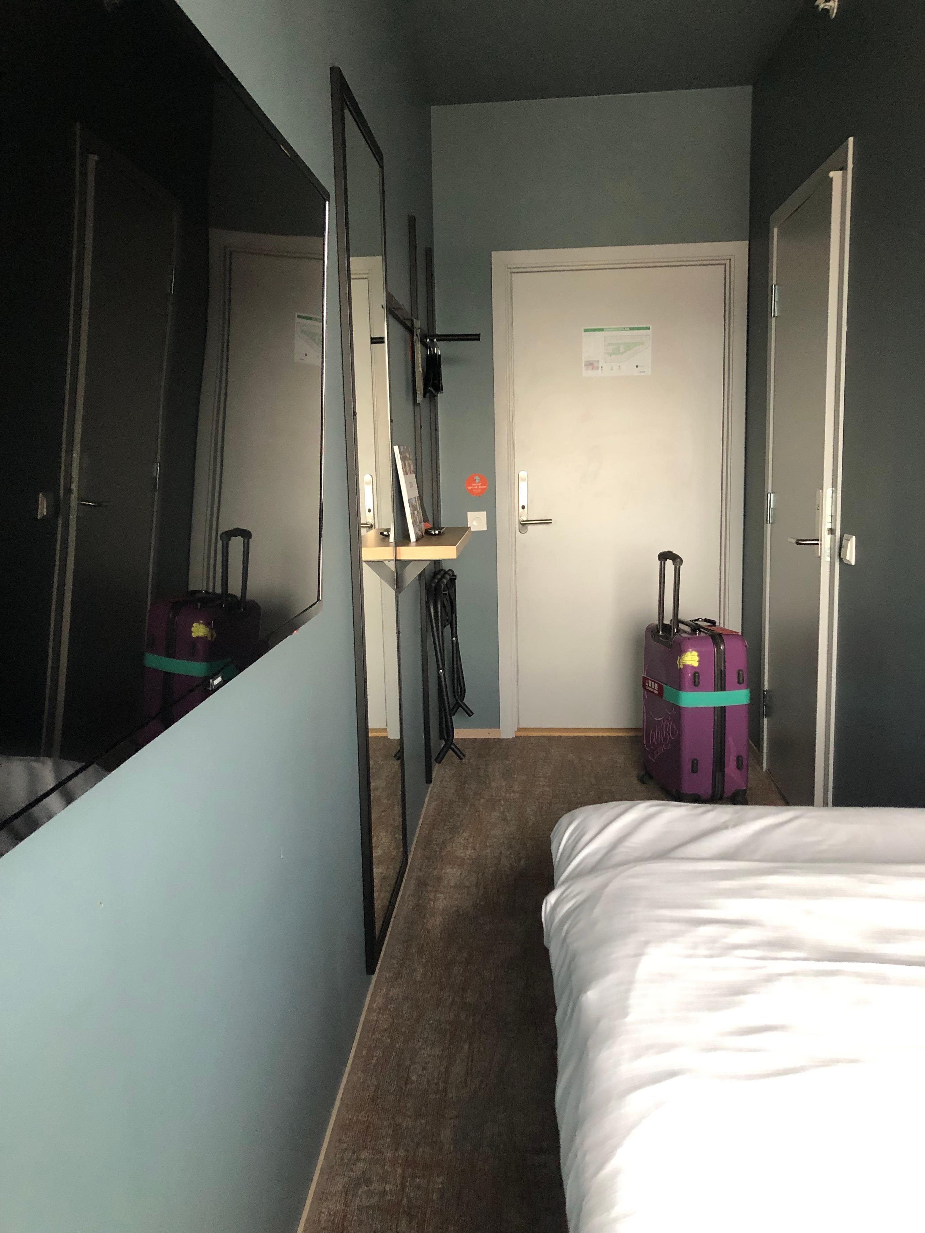 房間過道真的很窄