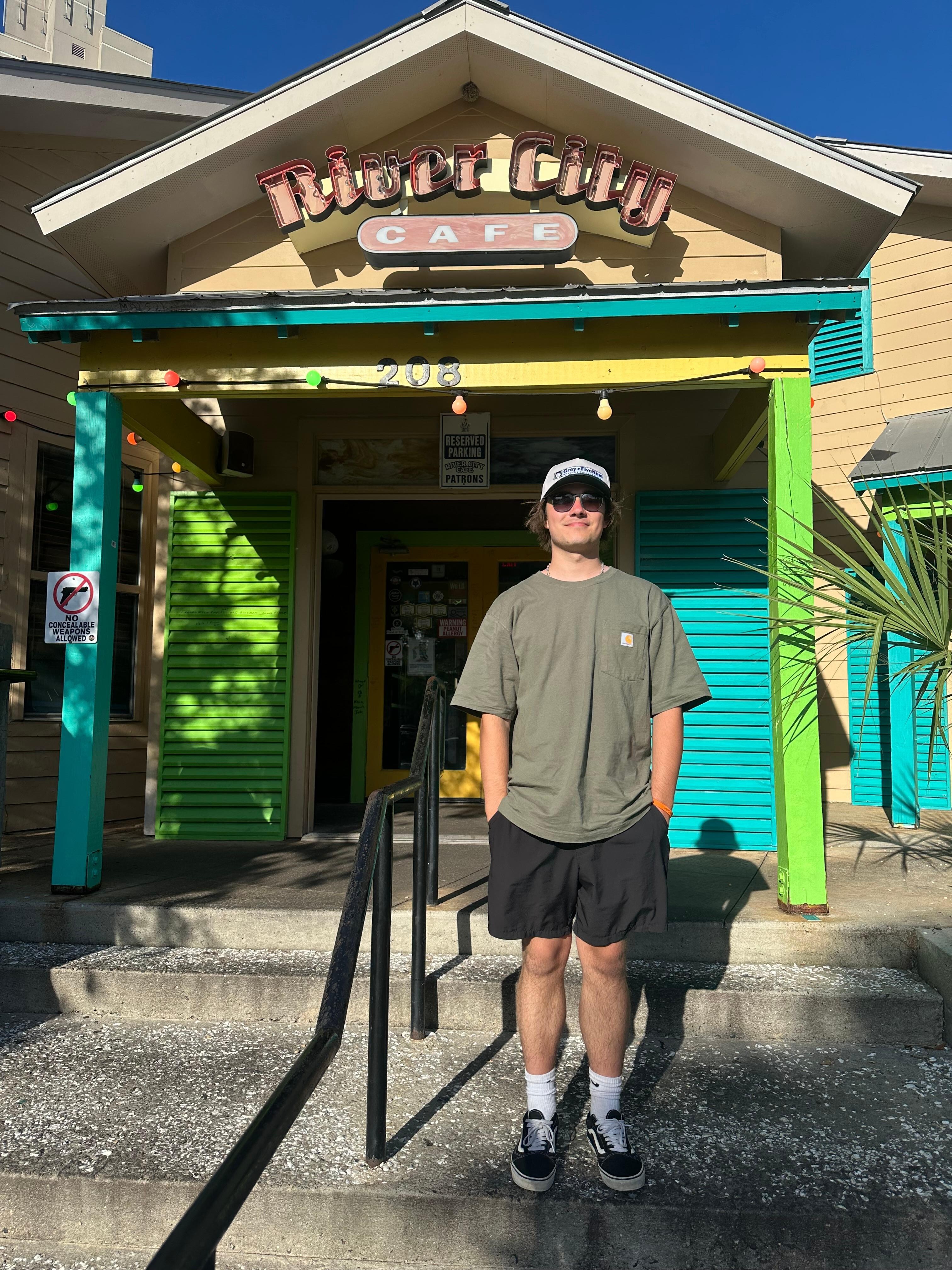On site (in front it resort) restaurant with great burgers