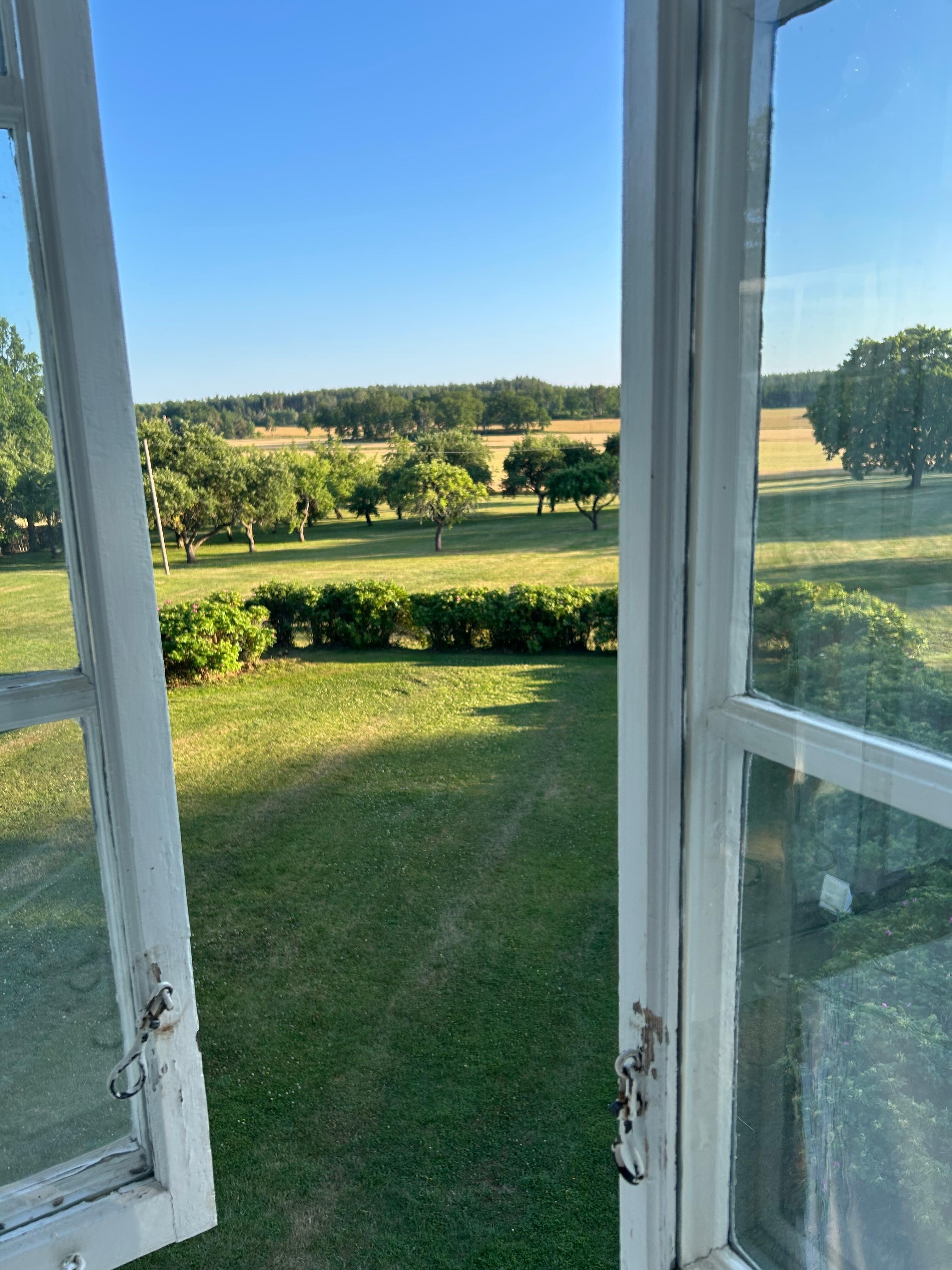 Lugnt och vackert läge men varmt! 