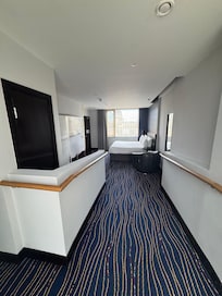 Room 605