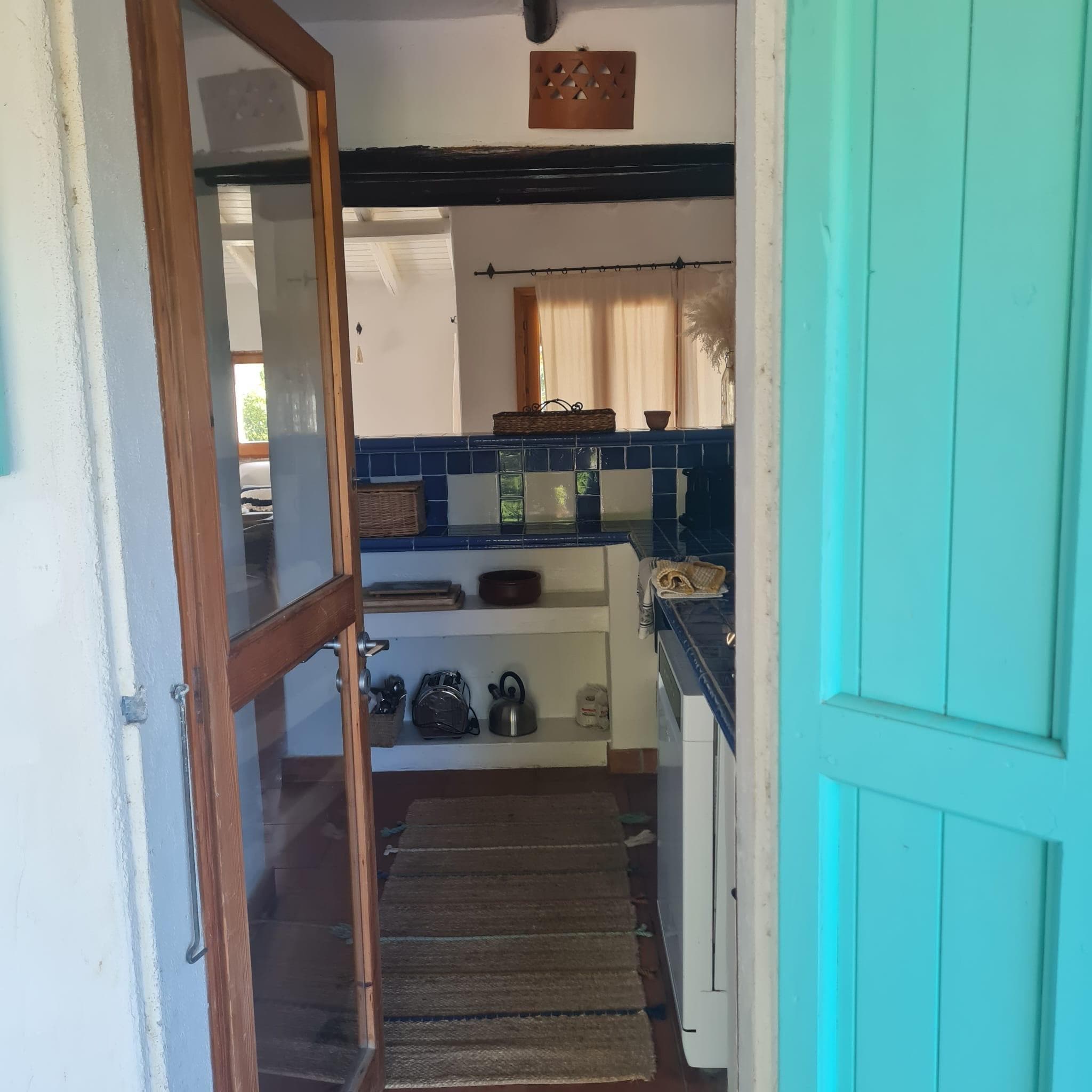 Eingangsbereich mit Blick in die Küche