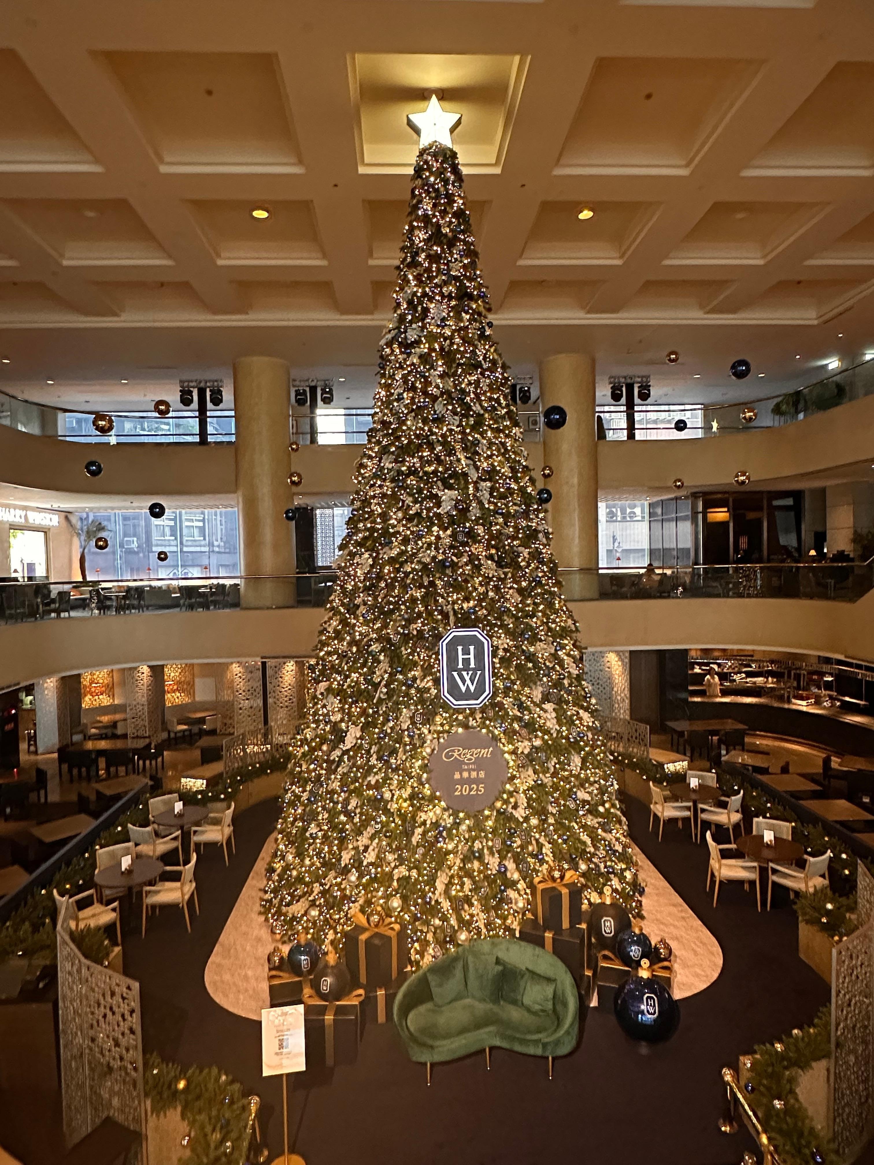 レストランにあるクリスマスツリー