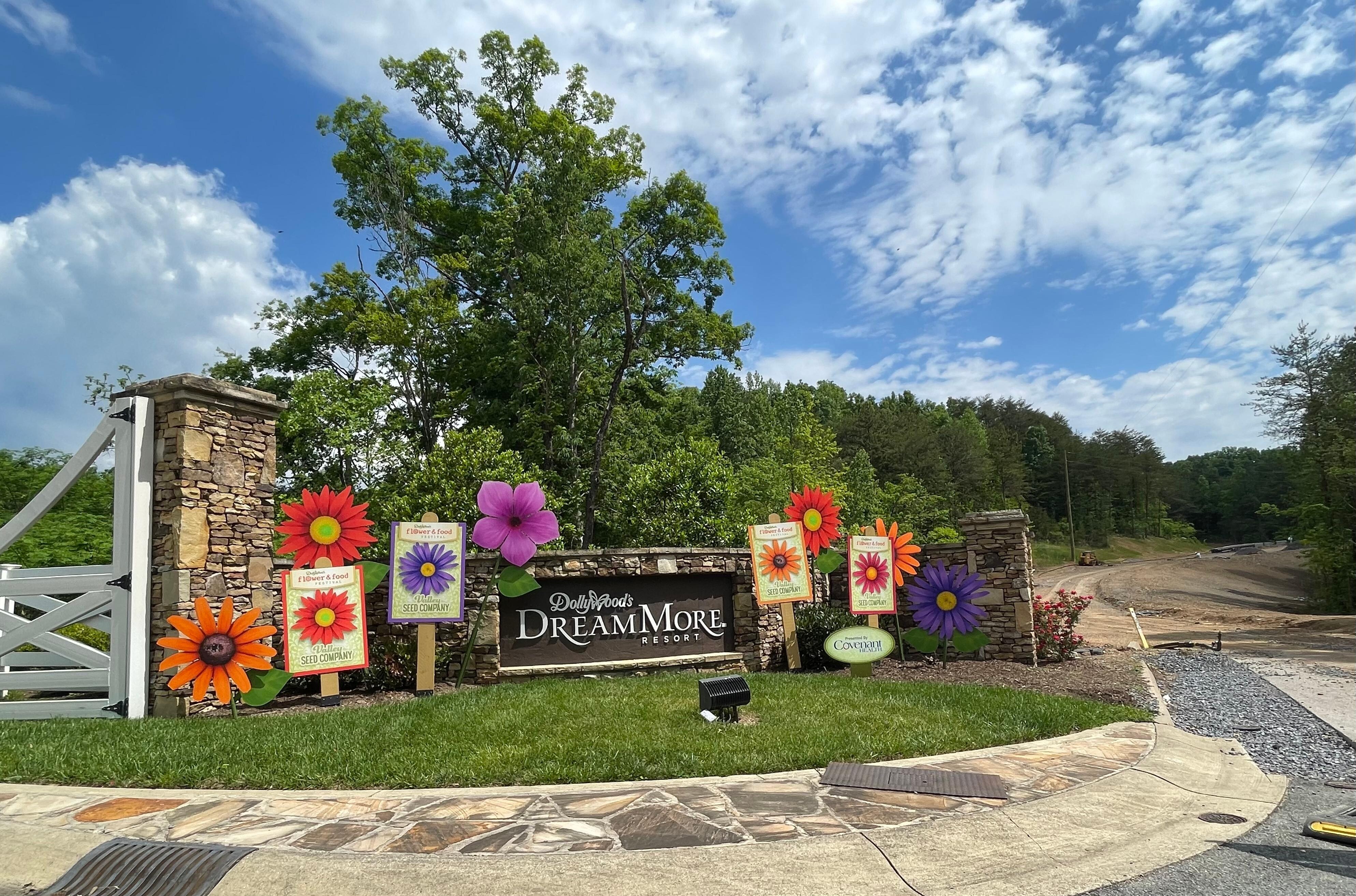 Dollywood's DreamMore Resort 2022 Room Prices, Deals & Reviews