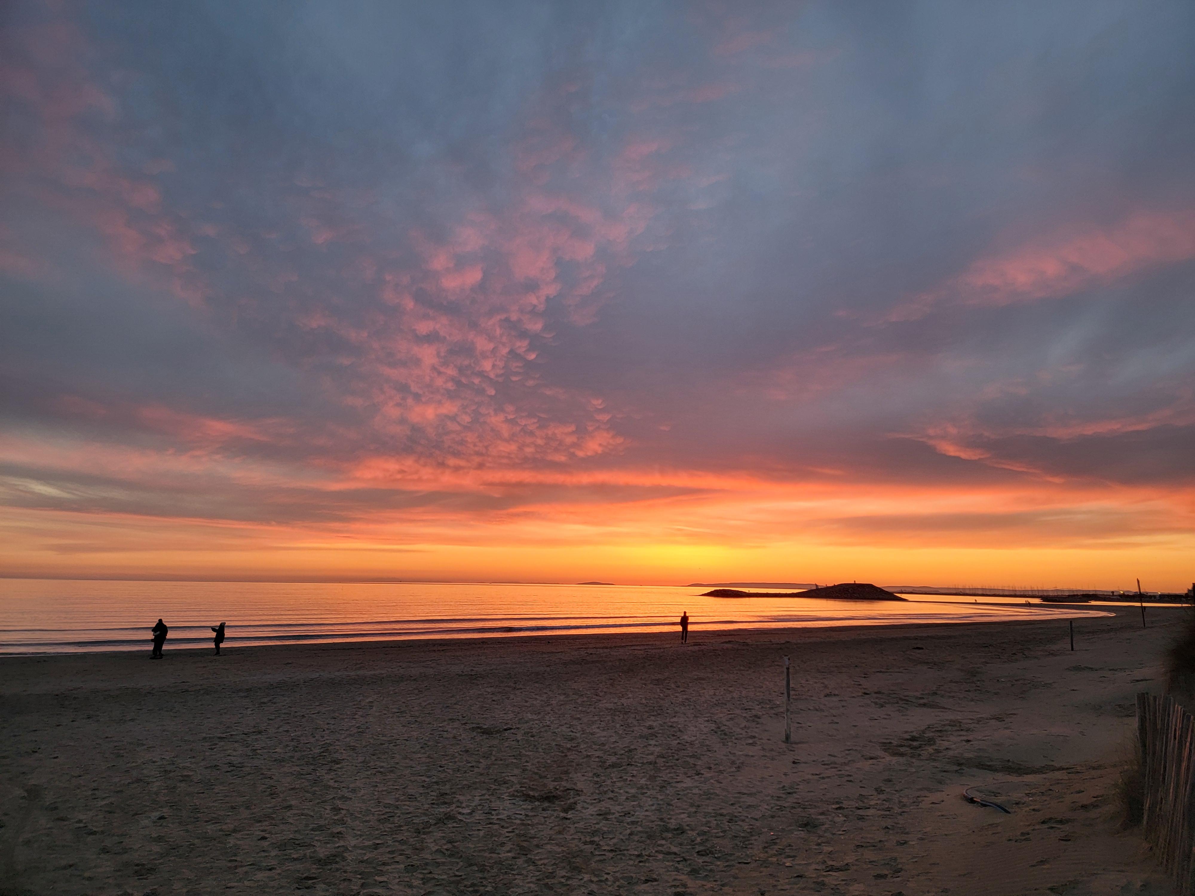 Beau coucher de soleil qui fait rêver