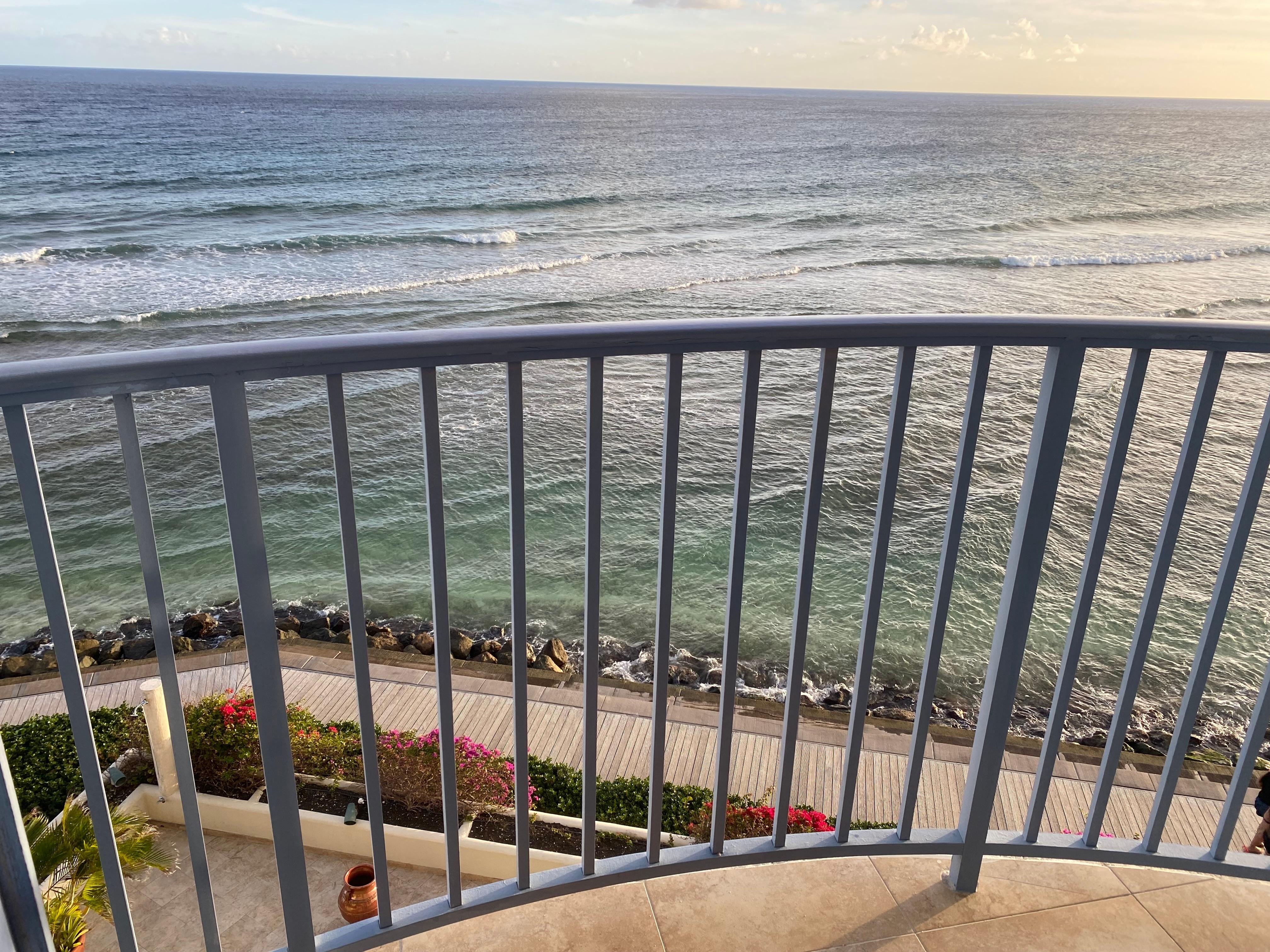 The breeze through the balcony and the sound of the ocean is what really makes this condo so special.