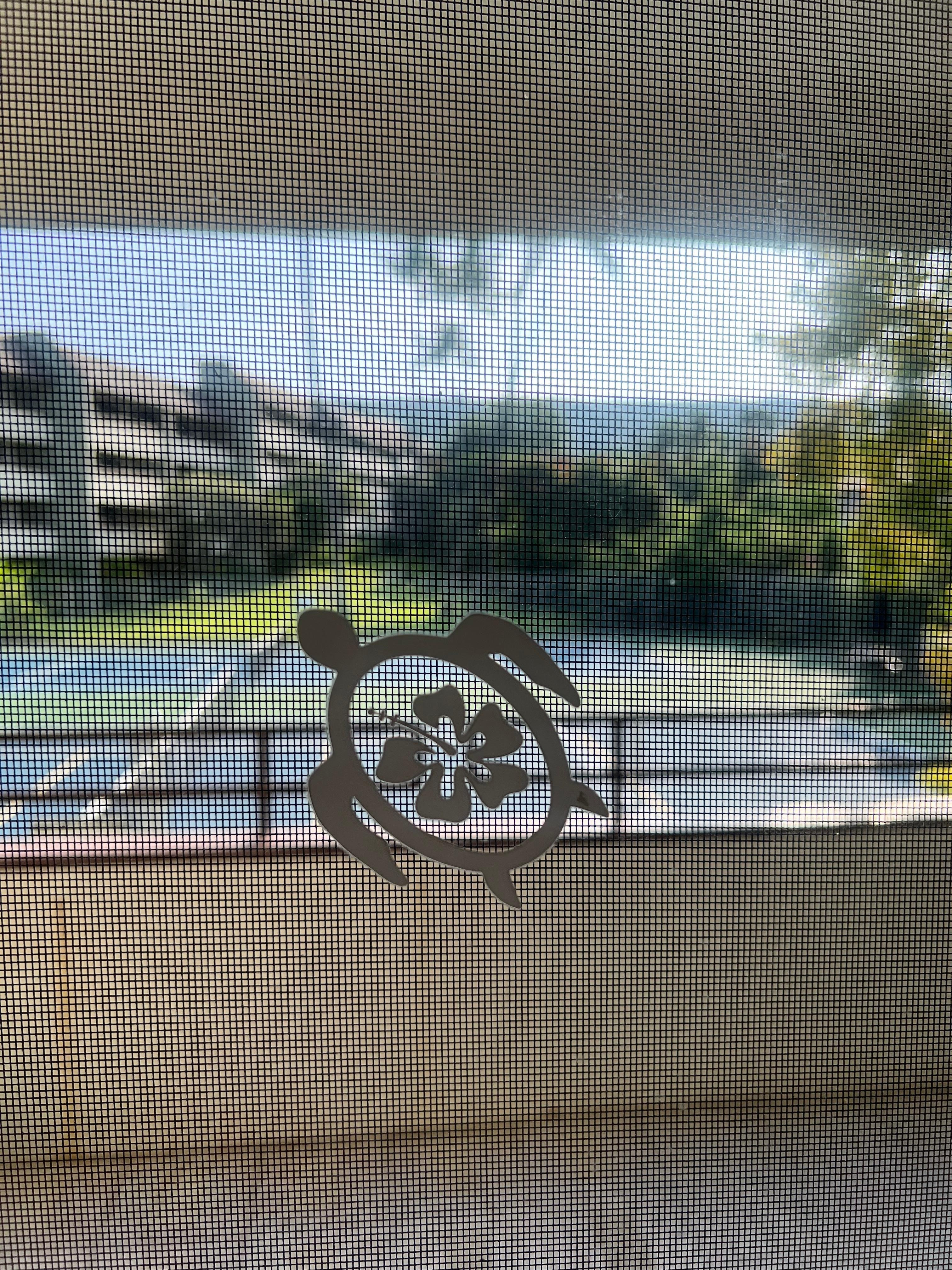 Lanai overlooking the tennis court. There are 2 other sliding doors that goes out to the Lanai. 
