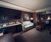 Beautiful suite lots of leg room