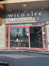 ❤️ close to Sheepdog brewery , Iron Goat minutes from Canmore!
