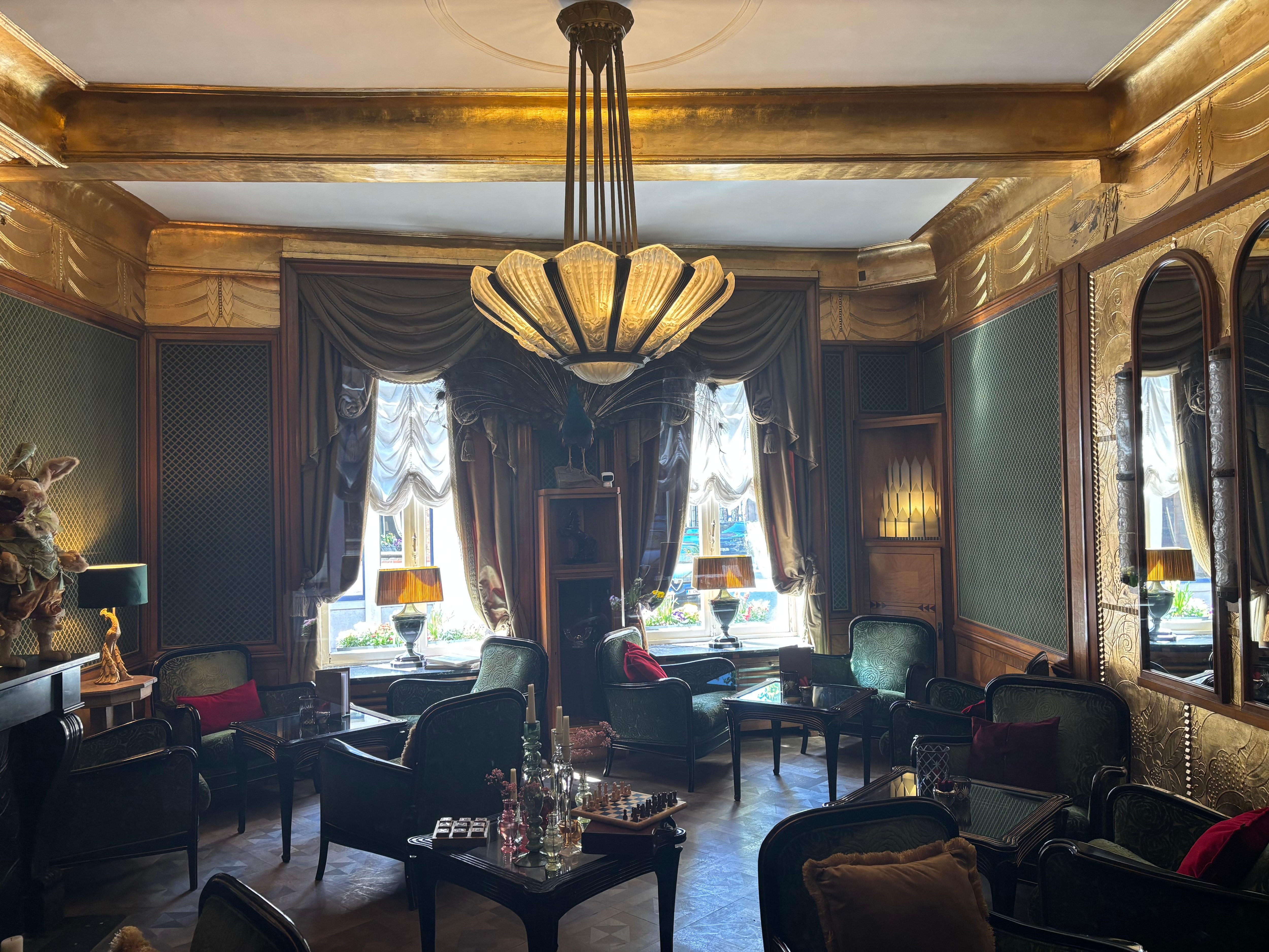 Cosy lounge with lots of character. 