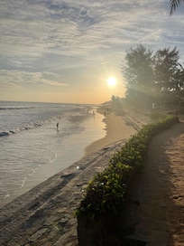 Stille og rolig på stranden og mulighet for en liten joggetur på morran