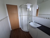 Small shower cubicle