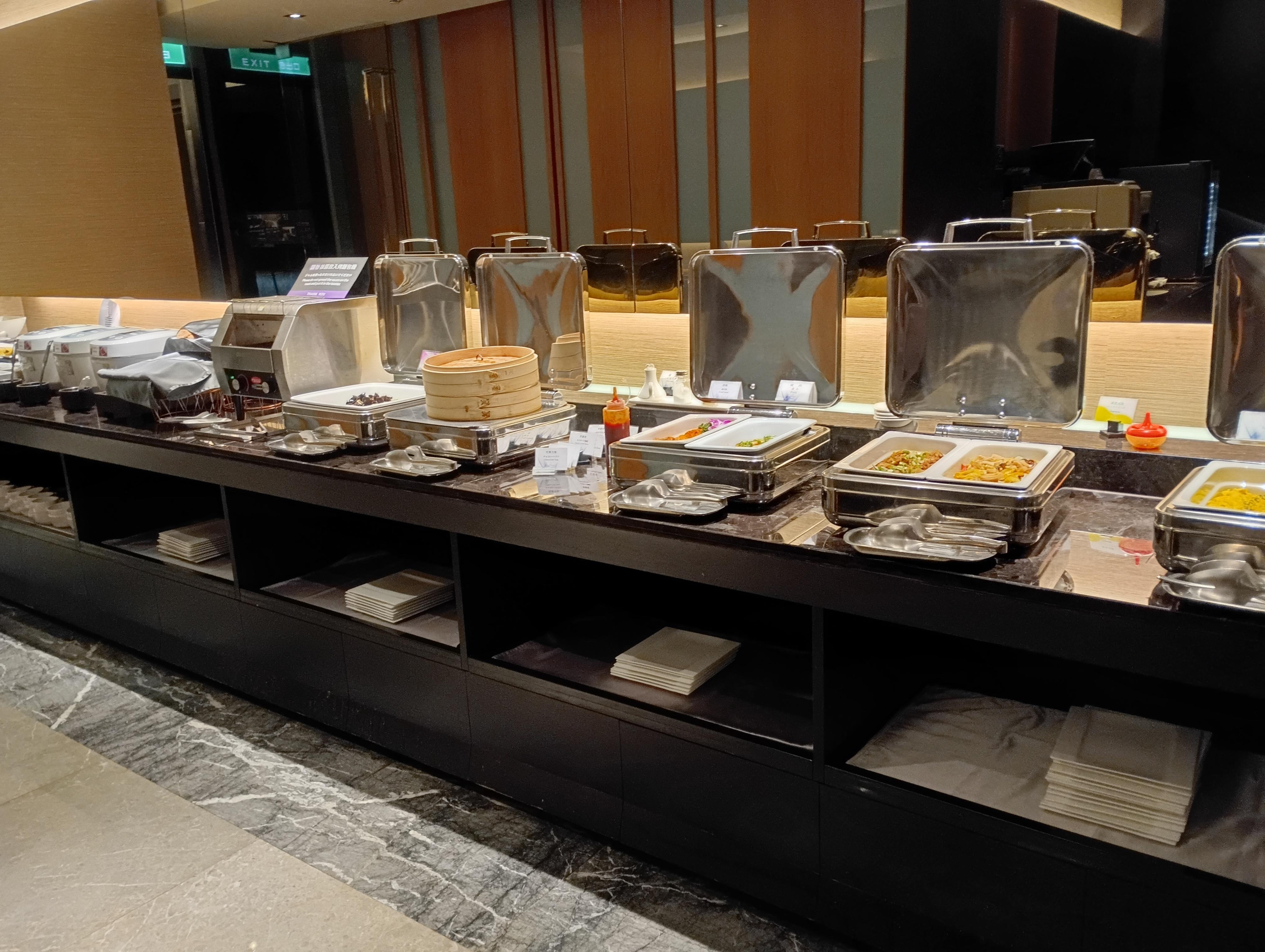 旧正月で周りの朝食のお店がお休みだったので急遽ホテルで朝食を頂きました。