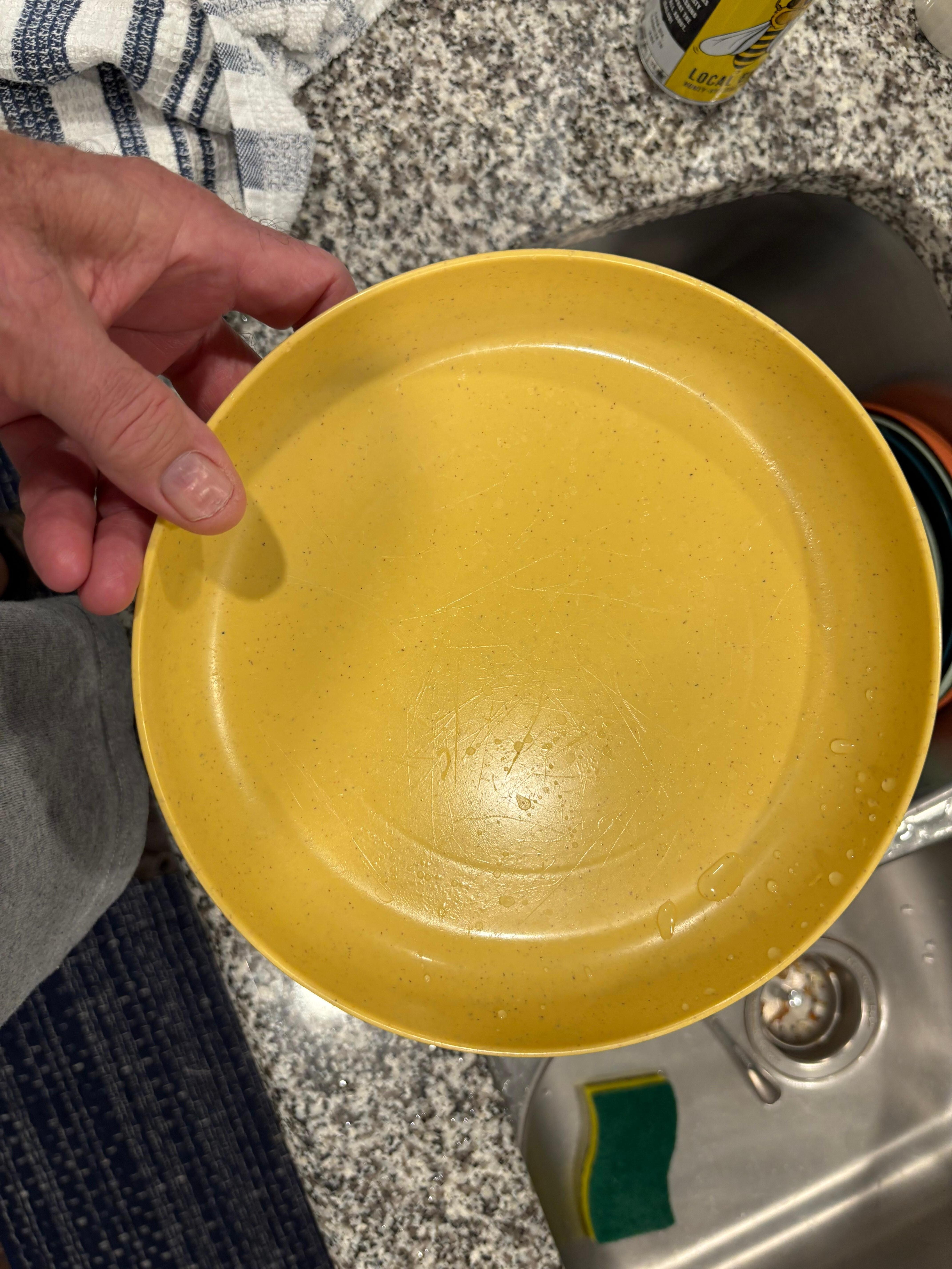 Plastic plates very cheap quality 
