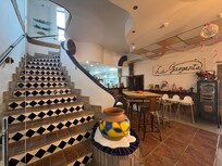 Zwischen Restaurant und Lobby