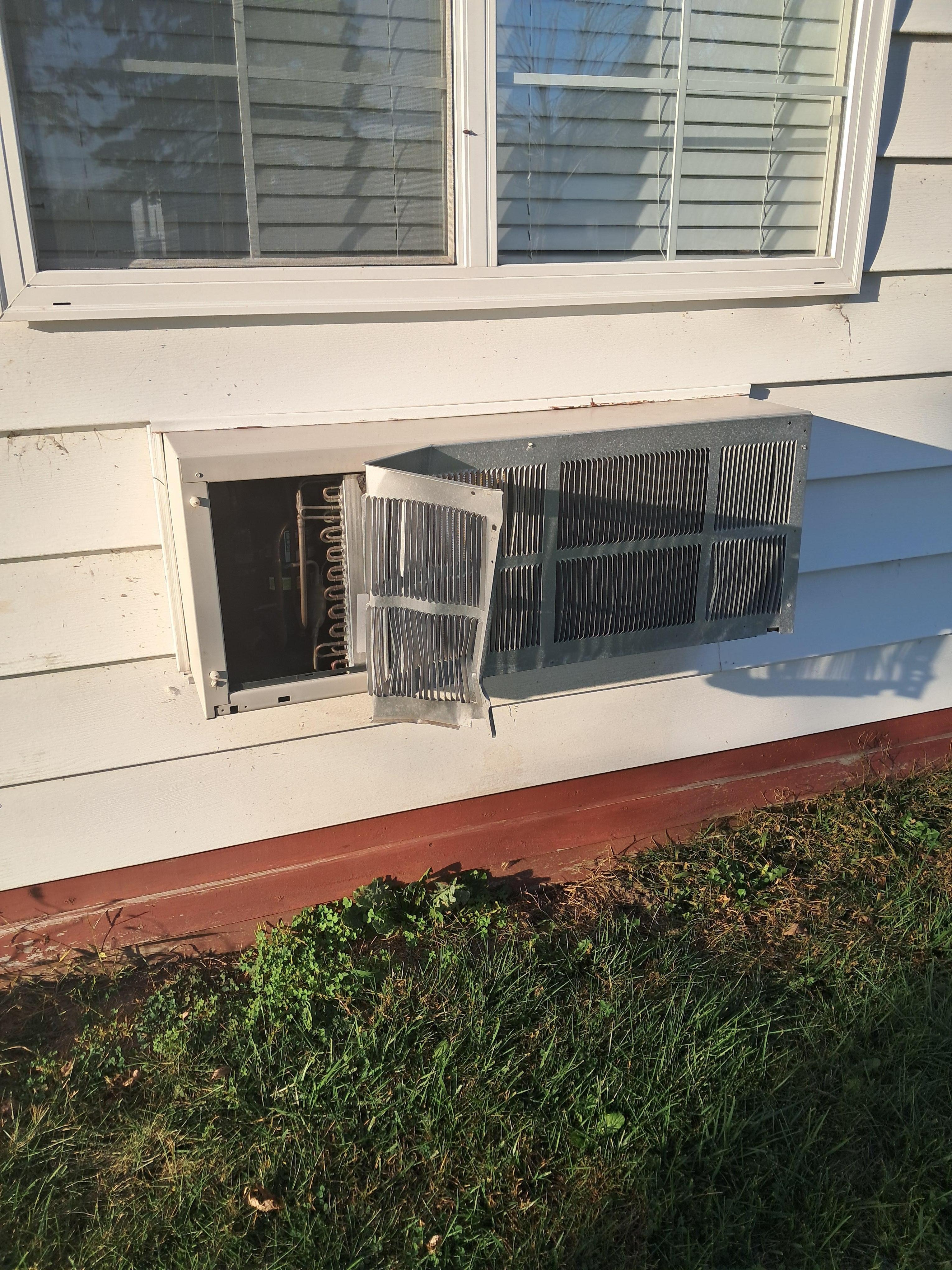 When we got there someone had clearly violated the air conditioning unit prior to our stay which makes me wonder when the last time they cleaned it was