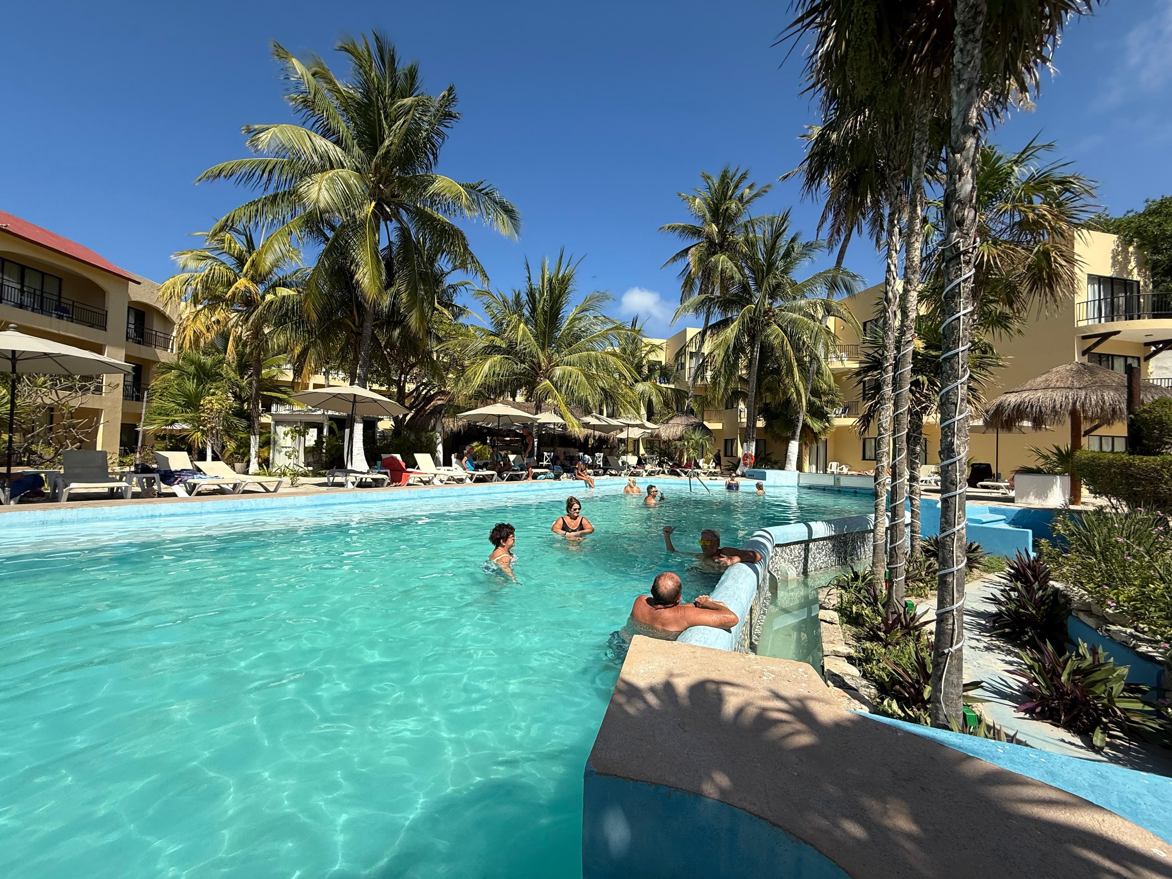 View of pool and restaurant 