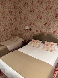 Requested twin beds and got single n double.