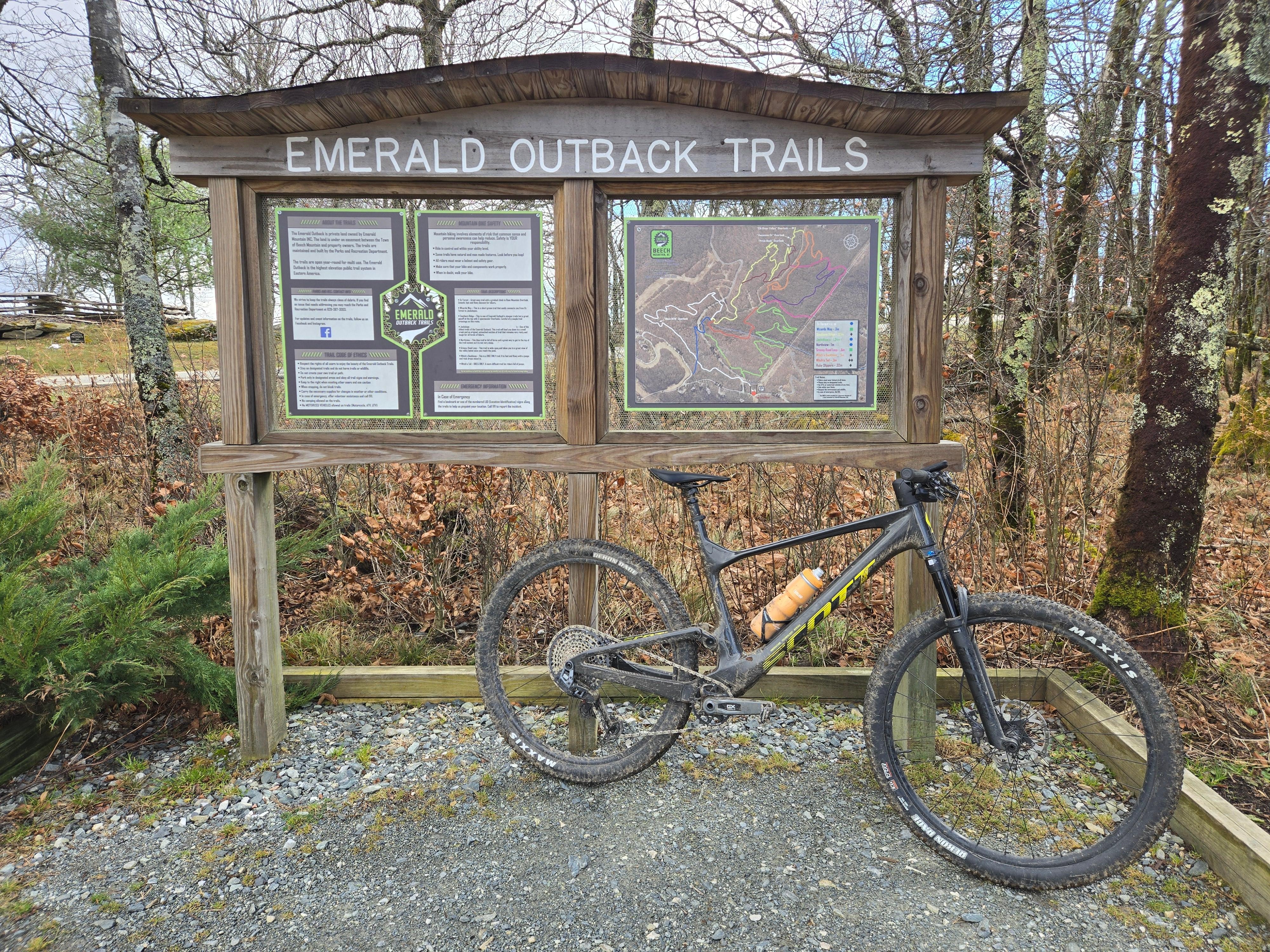 Trailhead at Emerald Outback Trail