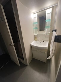 Plenty of bonus amenities for bathroom here