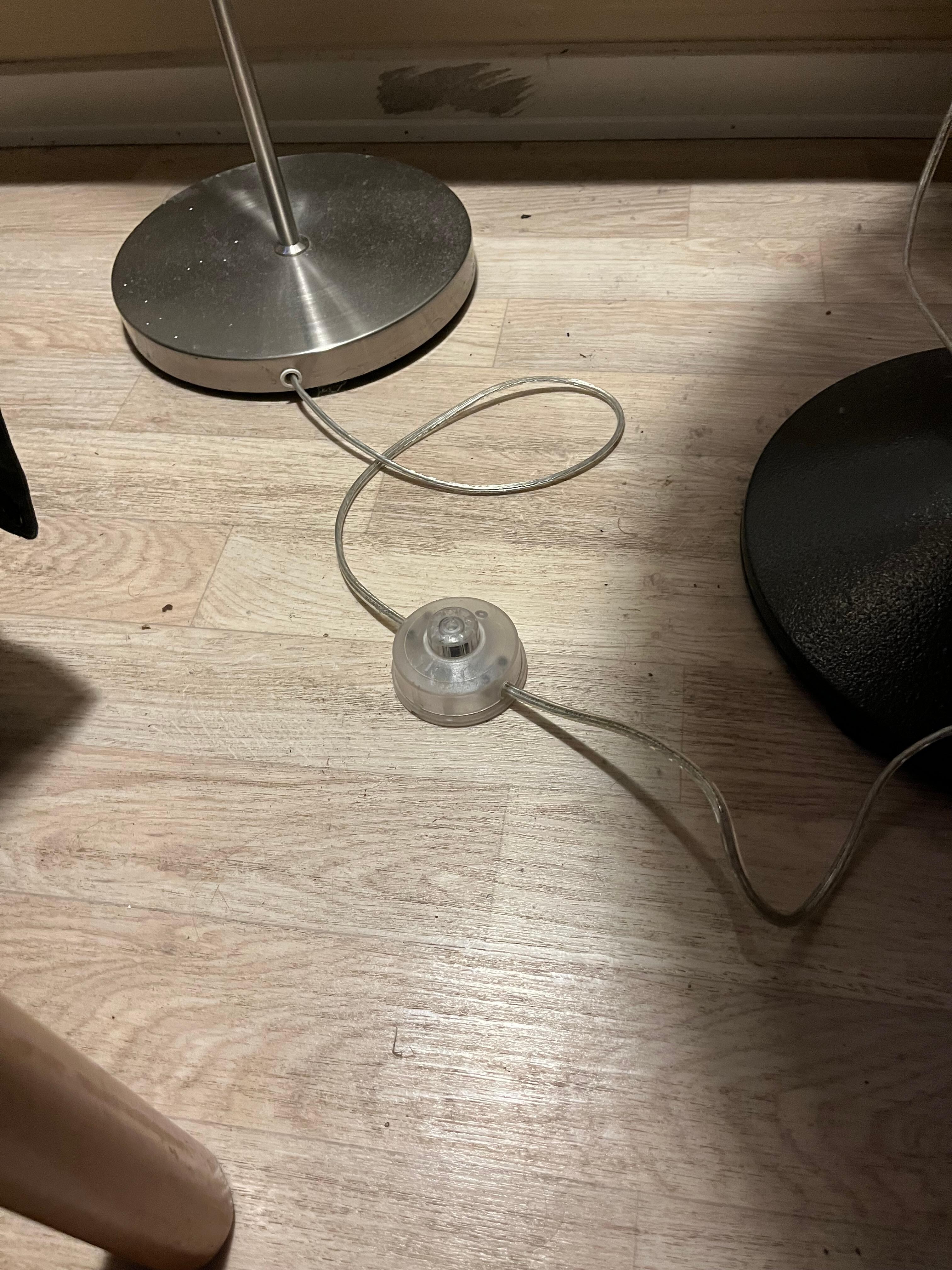 Beskidt med møg og snavn fra tidligere ophold