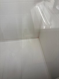 hard to see here through the glass but i tried to take photos of the shower for our records.