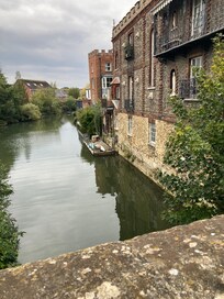 Within a 2 minute walk of the flat. Folly Bridge and walking the Tow Path along the Thames.